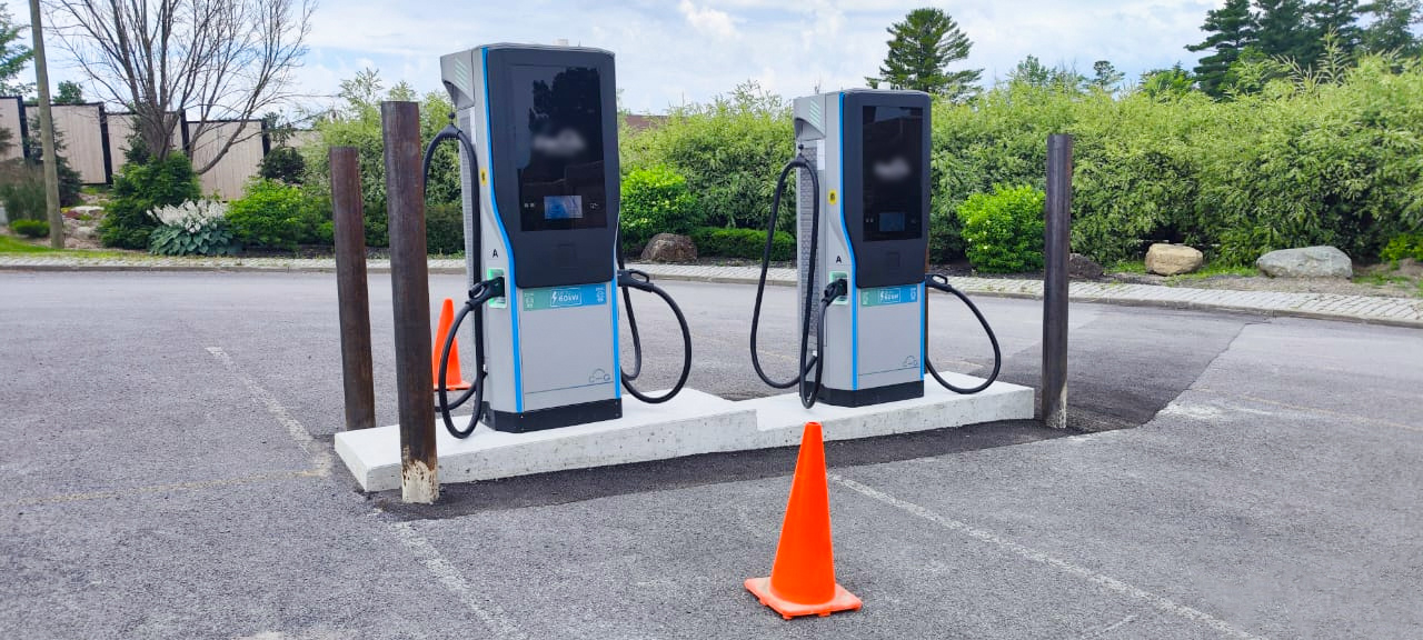 Deux chargeurs Injet Ampax de 60 kW à Québec, au Canada